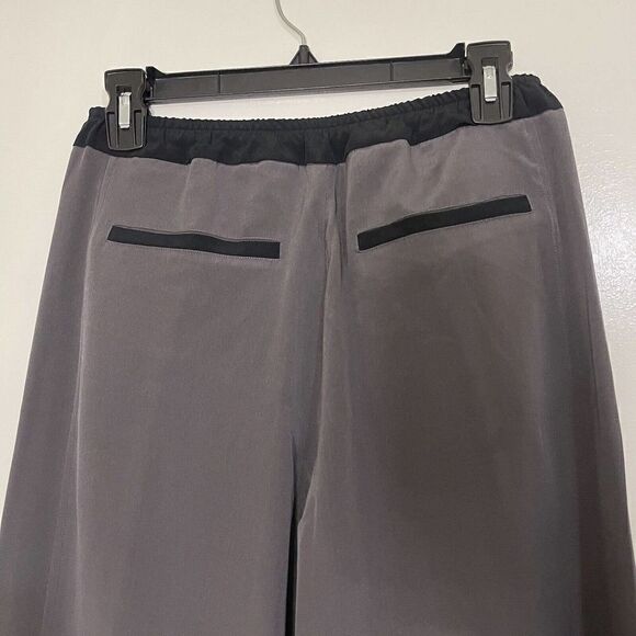 Vince. Gray Silk Trouser Straight Leg pants Size Small - Picture 6 of 8